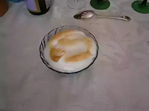 Compote de pommes meringuée