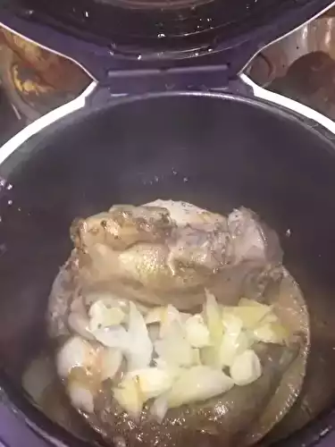 Coq au vin jaune et aux morilles