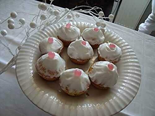 Cupcake au glaçage royal étoilé