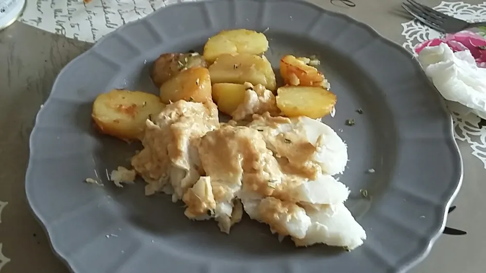 Dos de cabillaud à la crème de gingembre et pommes de terre au vinaigre de framboises