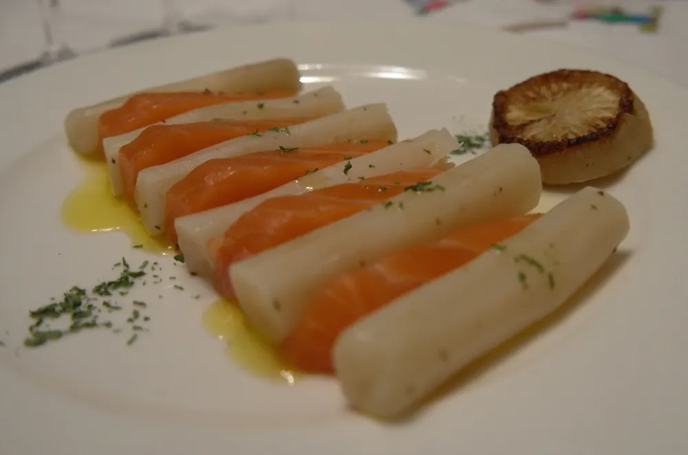 Duo de scorsonères et saumon cru