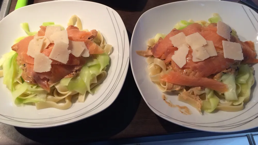 Duo de tagliatelles aux gambas et au saumon fumé
