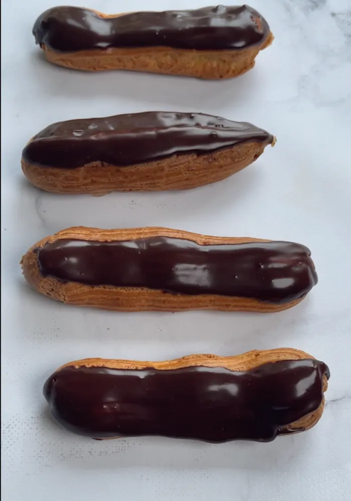 Éclairs au chocolat au lait faciles et gourmands