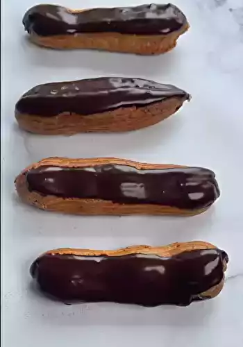 Éclairs au chocolat au lait faciles et gourmands
