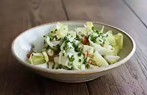 Endives et noix en salade parfumée au miel