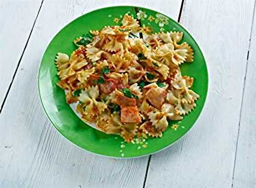 Farfalle à la sauce de poivrons