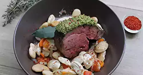 Filet d'agneau en croûte d' herbes, ragoût de haricot de Soissons
