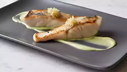 Filet de sandre au chou et crème d'avocat