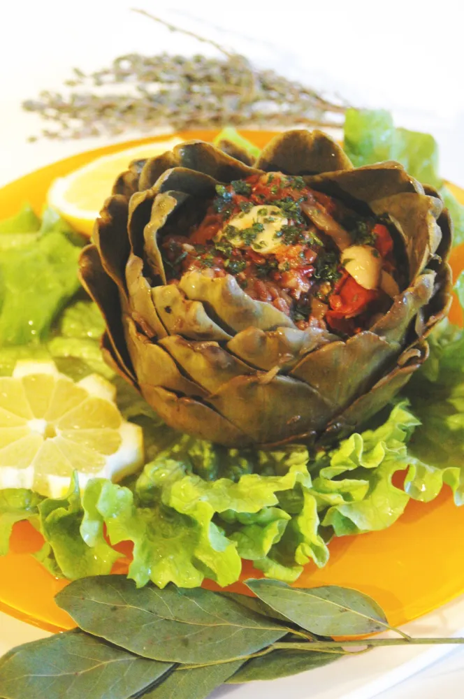 Fonds d'artichauts farcis aux champignons et à la tomate