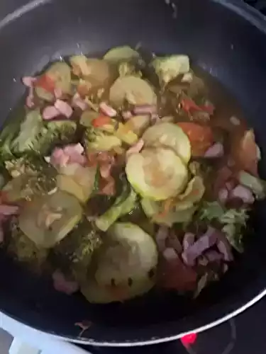Fondue de légumes et petits lardons