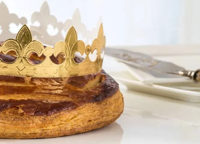 Galette des rois fourrée aux pommes et à la crème pralinée