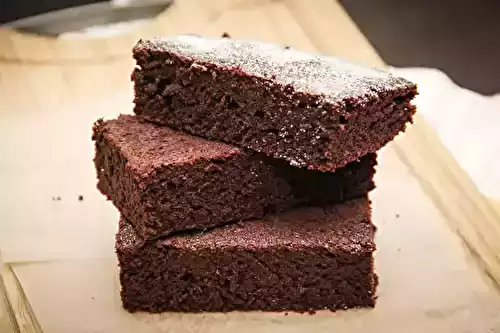 Gâteau au chocolat à l'auto-cuiseur