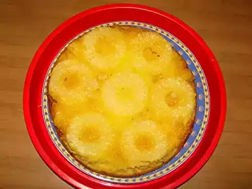Gâteau imbibé à l'ananas caramélisé