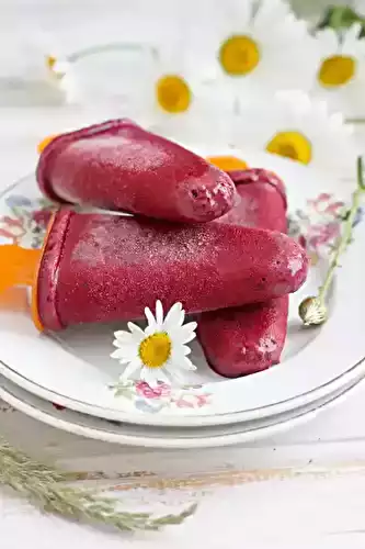 Glace acidulée au cassis
