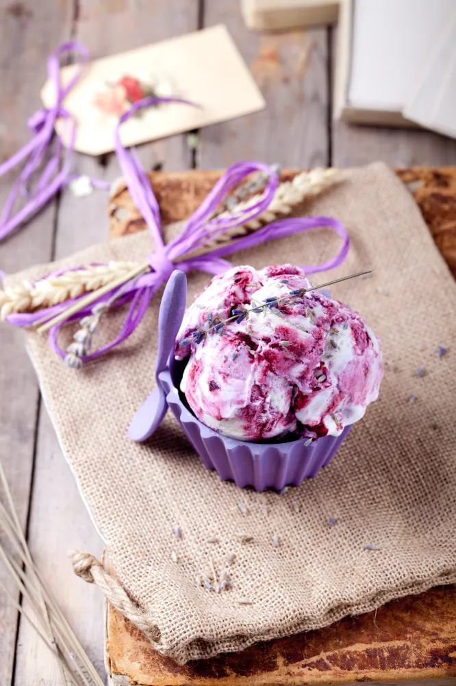 Glace aux fruits et biscuits