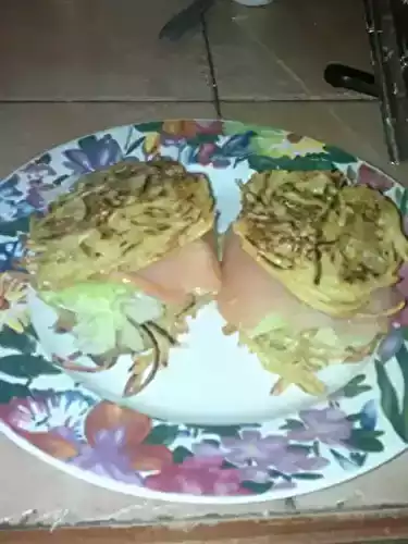 Hamburger au saumon et aux galettes de pomme de terre