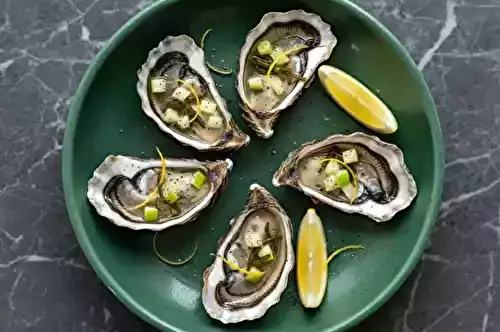 Huîtres au condiment pomme, citron, salicorne
