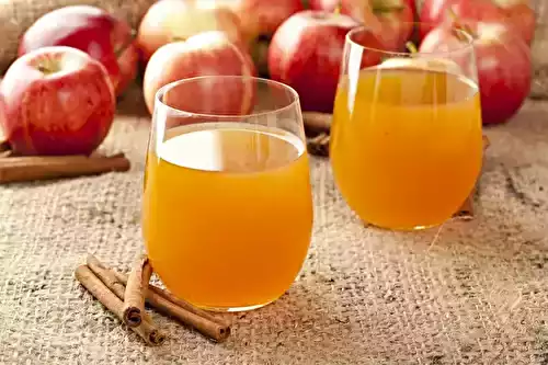 Jus de pomme chaud à la cannelle