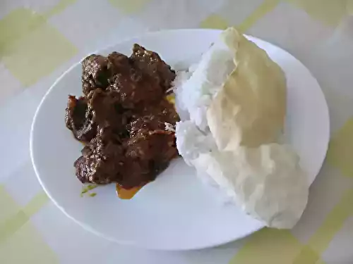 Lāl mās (curry d’agneau du Rajasthan)