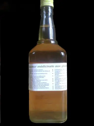 Liqueur aux plantes médicinales