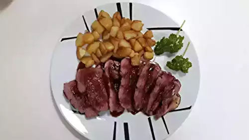 Magret de canard à la crème de cassis