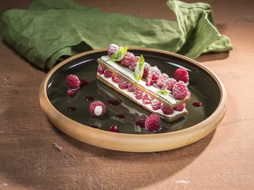 Millefeuille framboises basilic