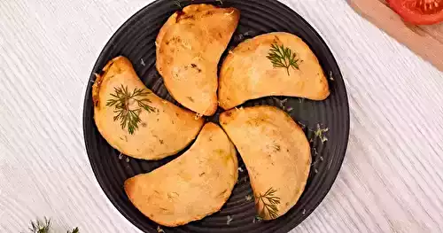 Mini chaussons à la tomate, au saumon et à l'aneth