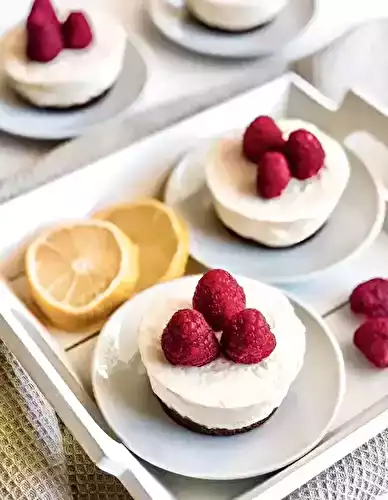 Mini cheesecakes sans cuisson au citron et à la framboise