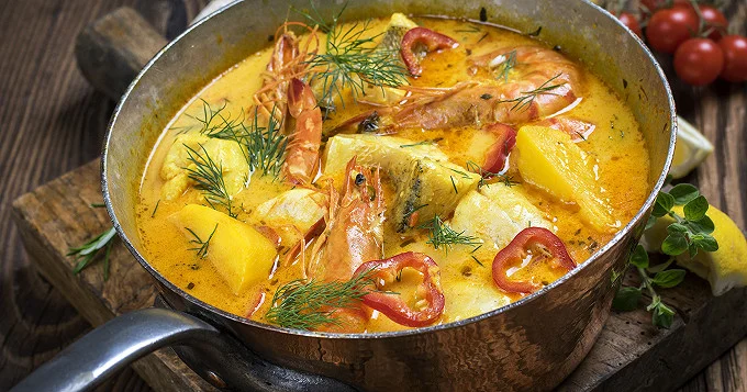 Moqueca de peixe (ragoût de poissons brésilien)