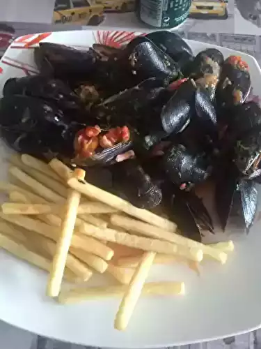 Moules tomates lardons et crème