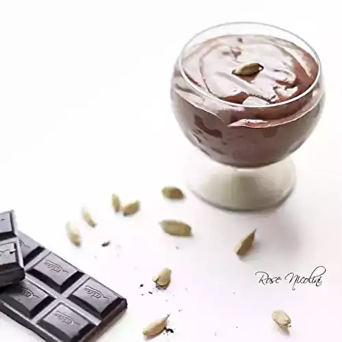 Mousse au chocolat et à la cardamome