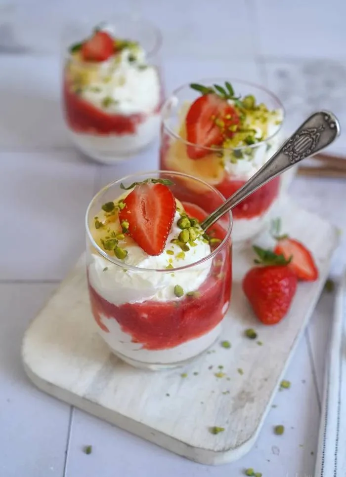 Mousse au citron et aux fraises