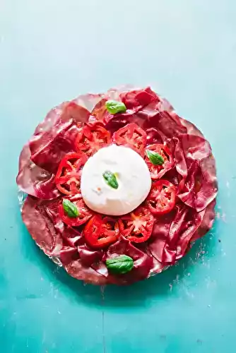 Mozzarella à la bresaola et à la roquette