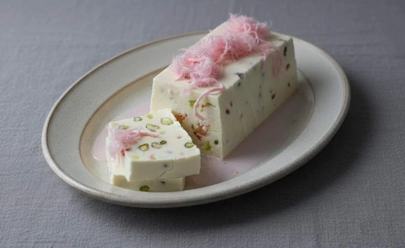 Nougat glacé au sirop de barbe à papa