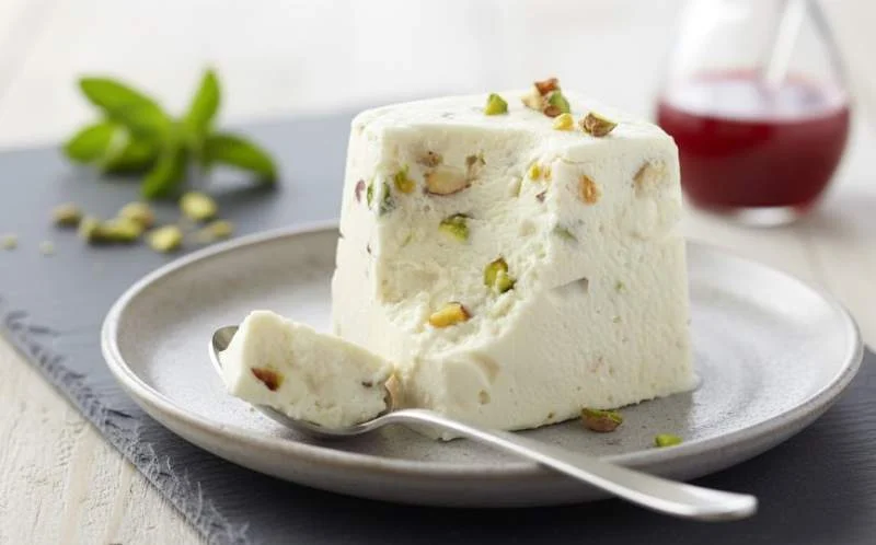 Nougat glacé aux amandes