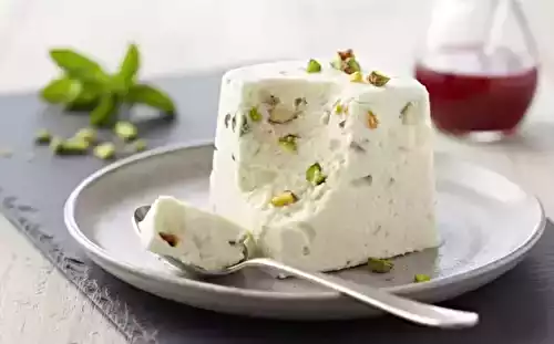 Nougat glacé aux amandes