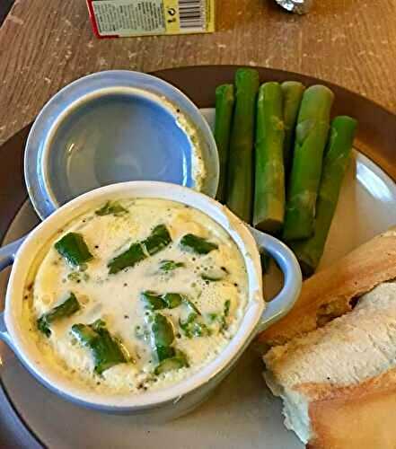 Oeuf cocotte chèvre-asperge