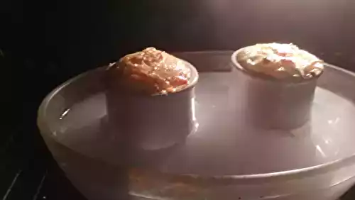 Oeufs cocotte au roquefort et gruyère