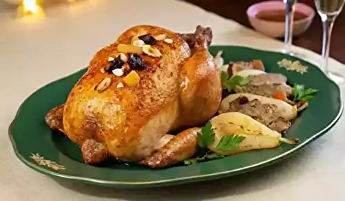 Oie farcie aux fruits secs et poires rôties