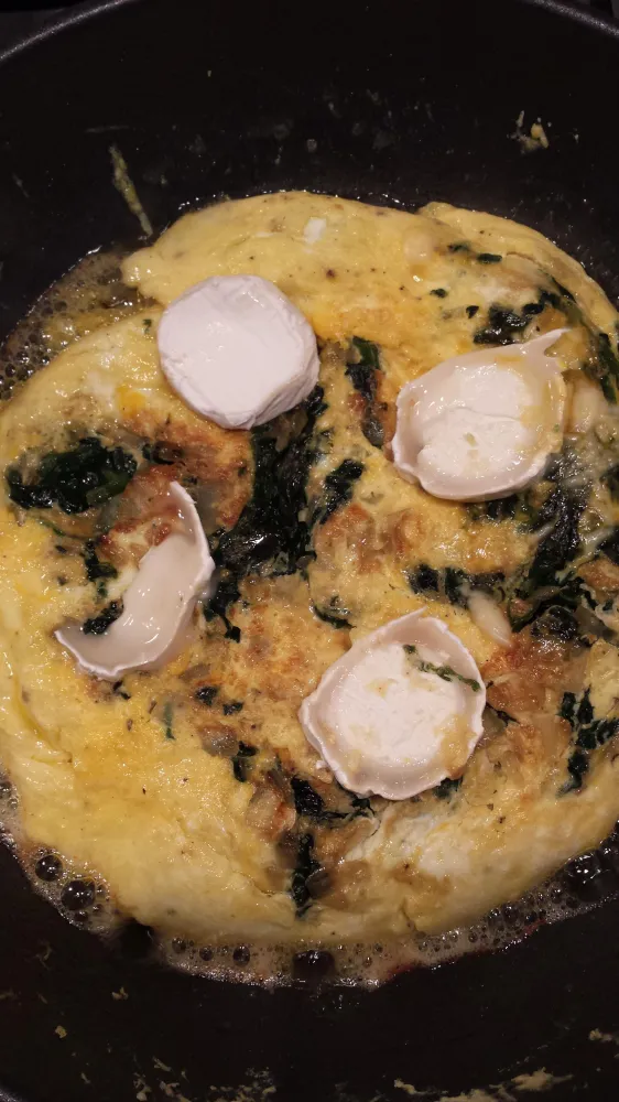 Omelette chèvre-épinards
