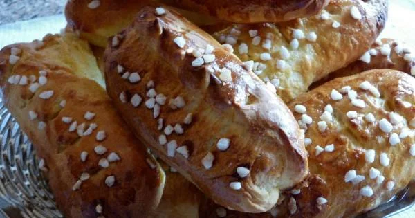 Pains au lait fermenté et fleur d'oranger