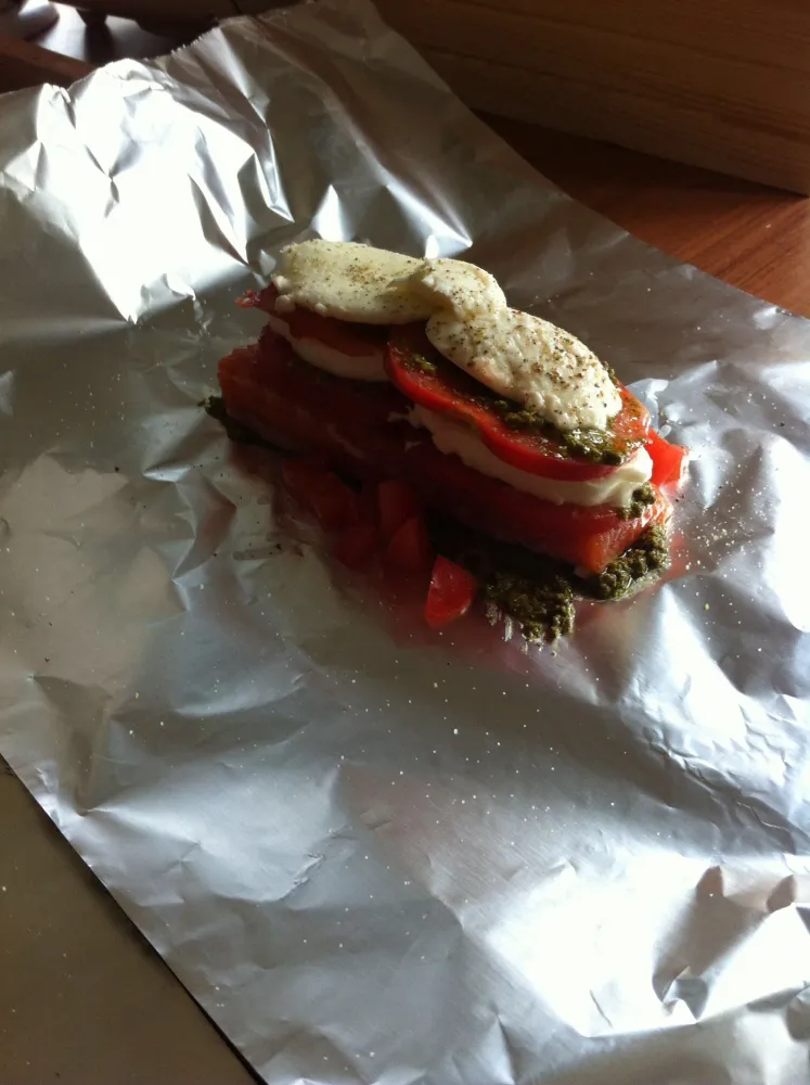 Papillote de poisson aux legumes d'été, miel et gingembre