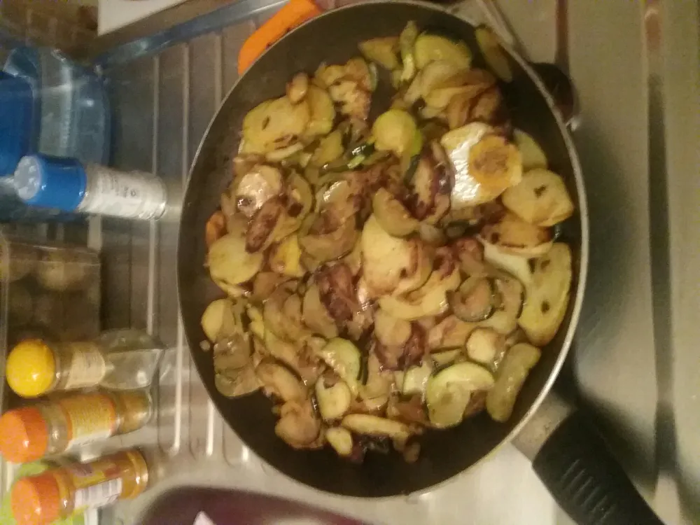 Patates sautées aux courgettes et au curry