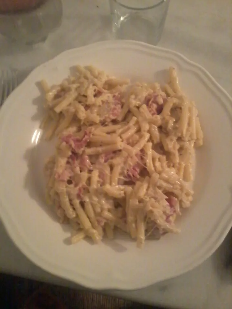 Pâtes à la crème doignons, comté et jambon de la Forêt Noire