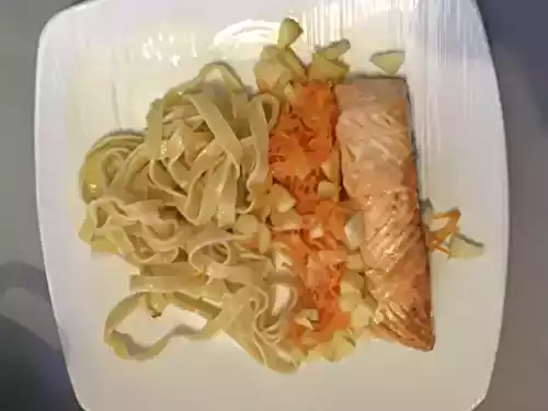 Pavé de saumon, carottes et pommes