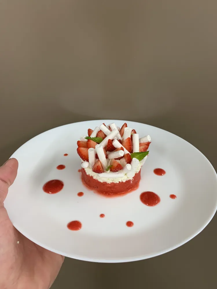 Petit vacherin aux fraises du Nord par David Wesmaël