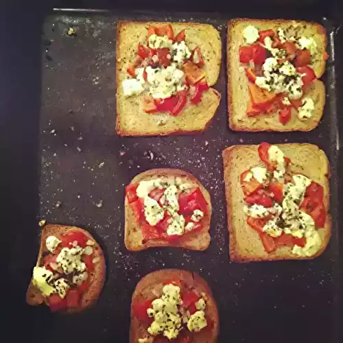 Petites tartines d'été en poivronnade et fromage de chèvre