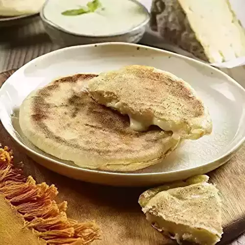 Pitas à la Tomme de Savoie IGP et condiment épicé