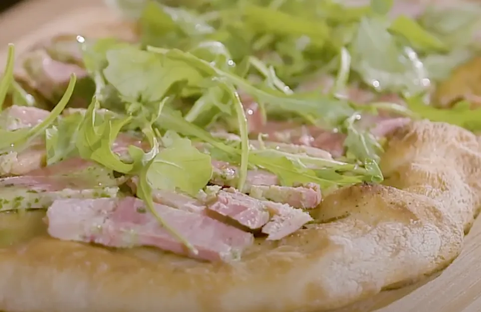 Pizza bianca, jambon persillé par Laurent Mariotte