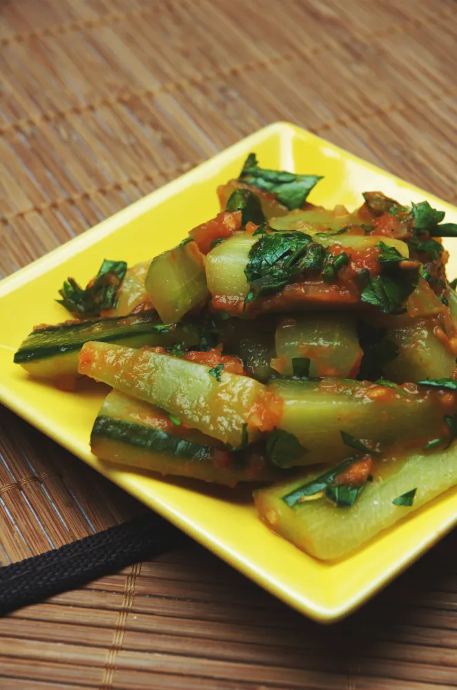 Poêlée de concombres à la tomate